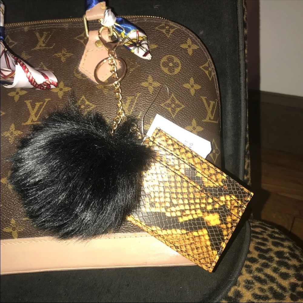 Keychain Poof and card holder